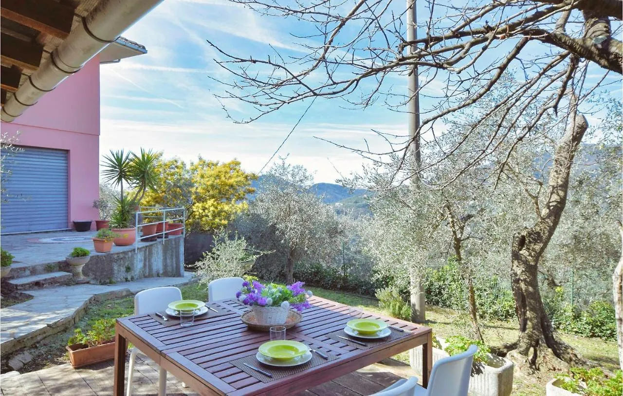 Lovely Apartment In San Bartolomeo Di Leiv  San Bartolomeo (Chiavari)