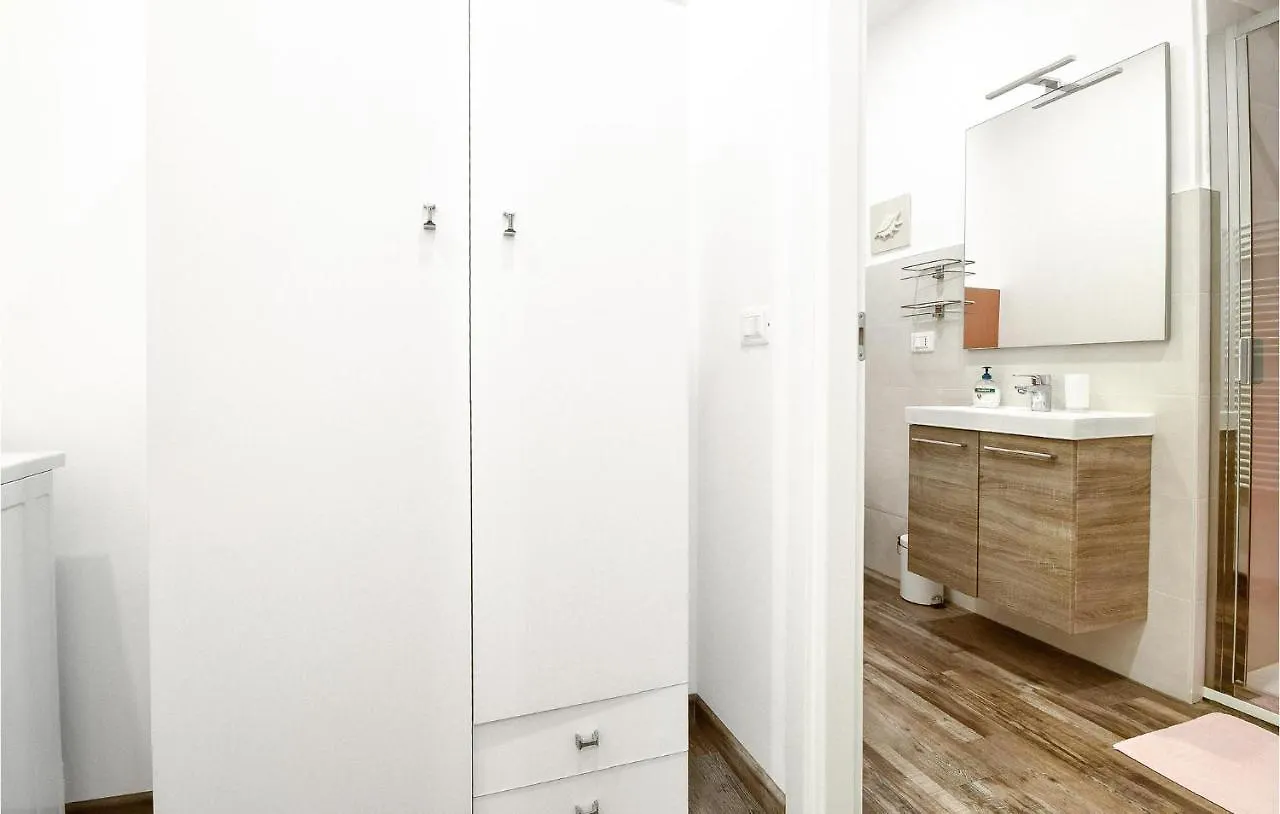 Lovely Apartment In San Bartolomeo Di Leiv